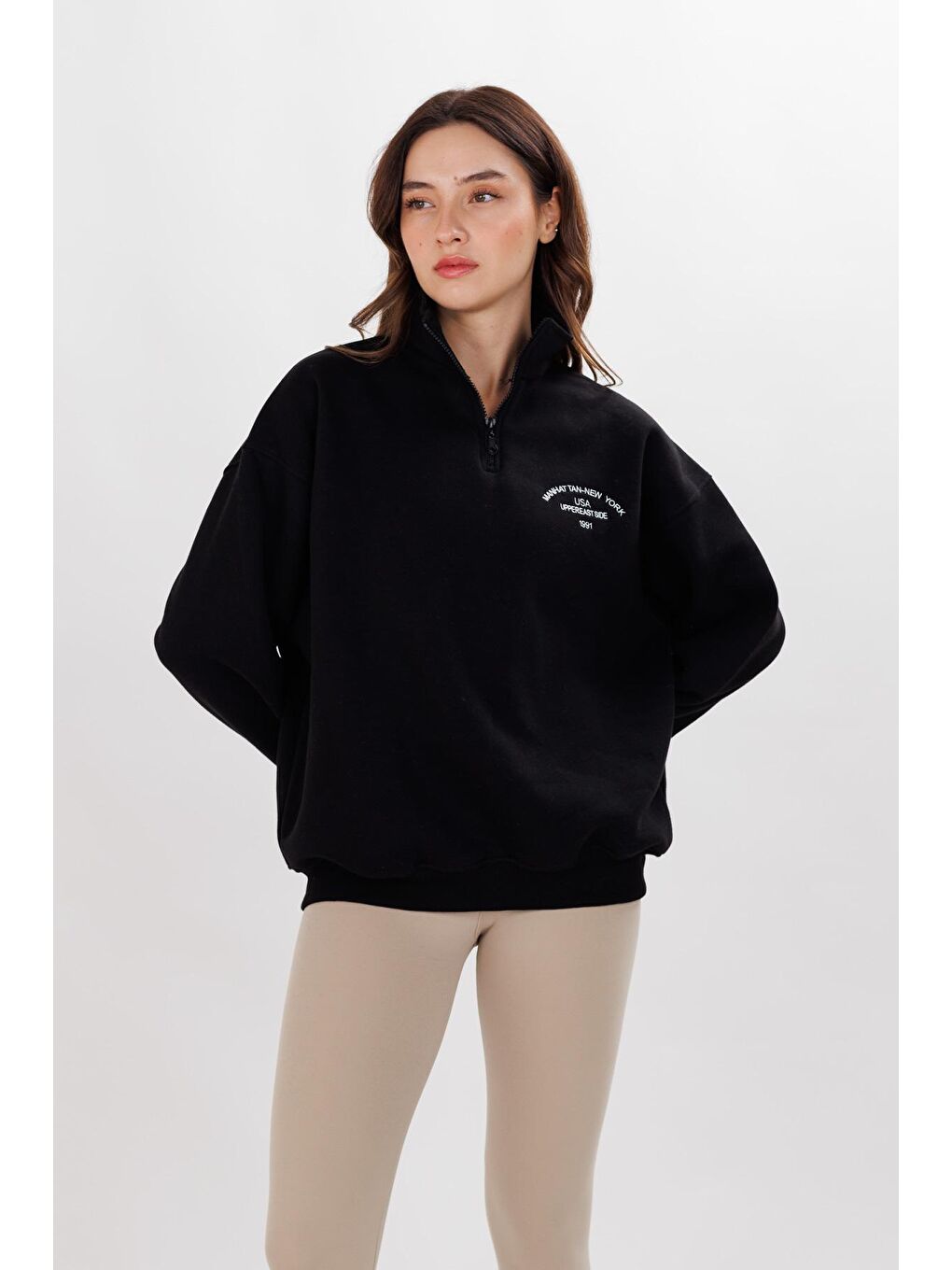 Kadın Siyah Dik Yaka Yarım Fermuar Baskılı 3 İplik Sweat