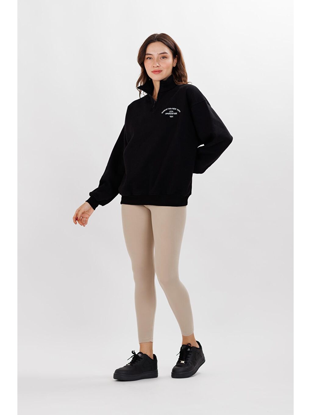 Kadın Siyah Dik Yaka Yarım Fermuar Baskılı 3 İplik Sweat-4