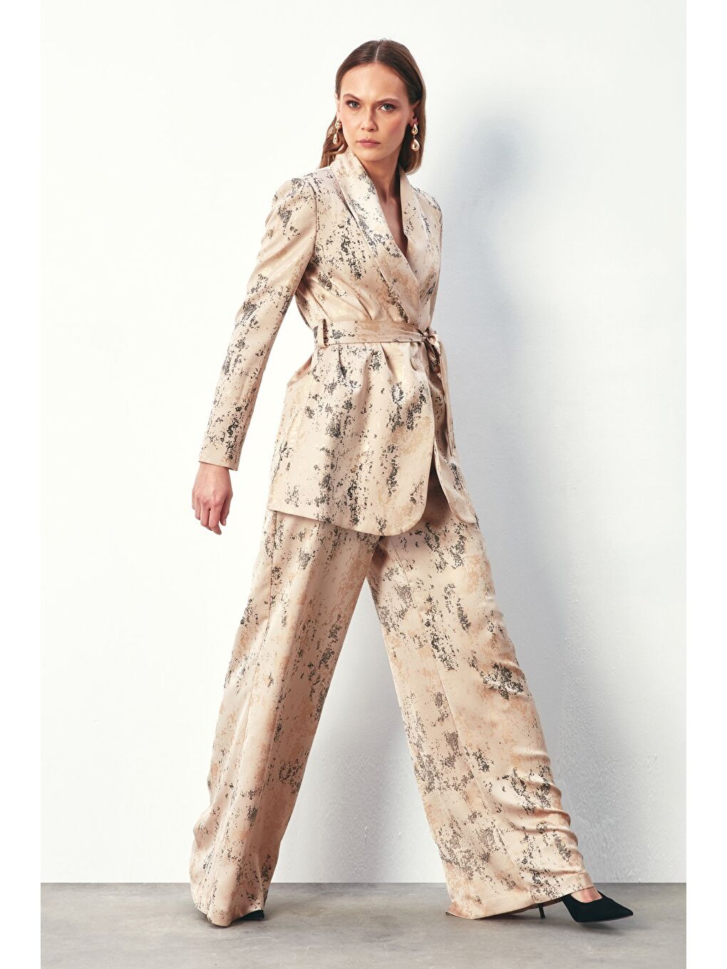 Parlak Desenli Salaş Pantolon - Bej