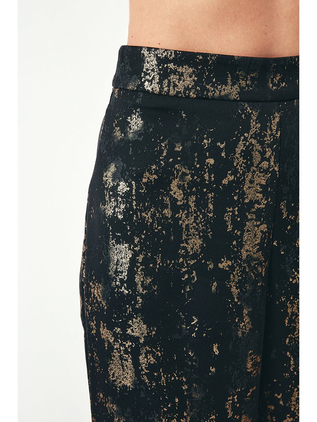 Parlak Desenli Salaş Pantolon - Siyah-5