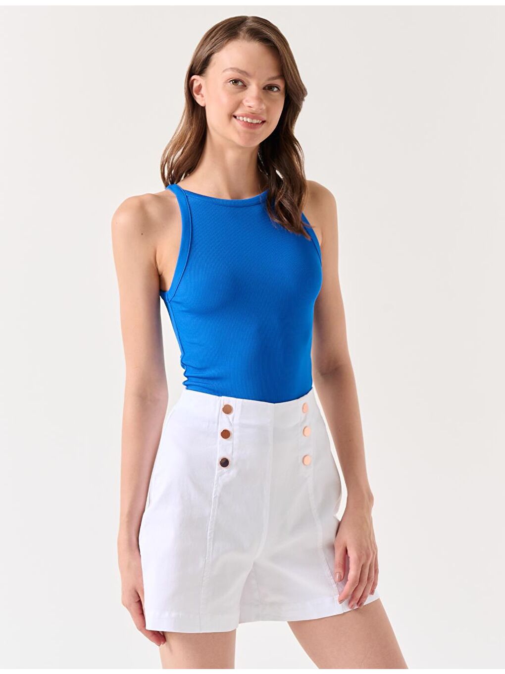 Beyaz Dar Kesim Yüksek Bel Gabardin Şort-1