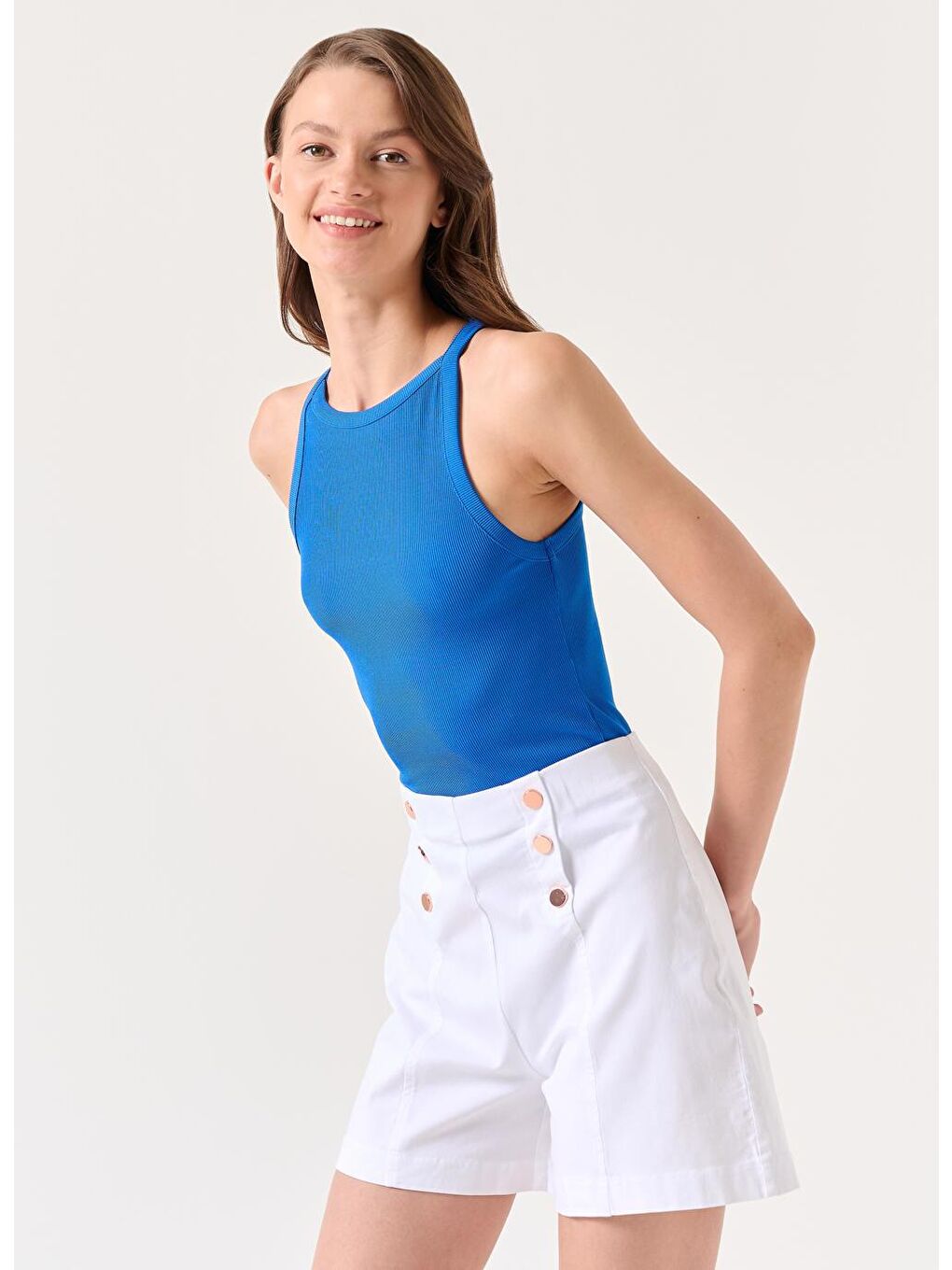 Beyaz Dar Kesim Yüksek Bel Gabardin Şort-2