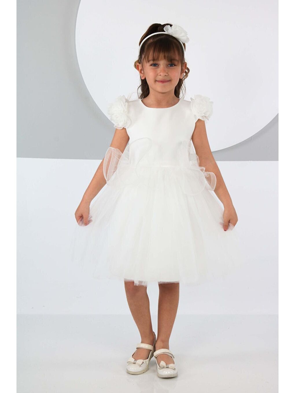 Gül Detaylı Beyaz Kız Çocuk Abiye Elbise