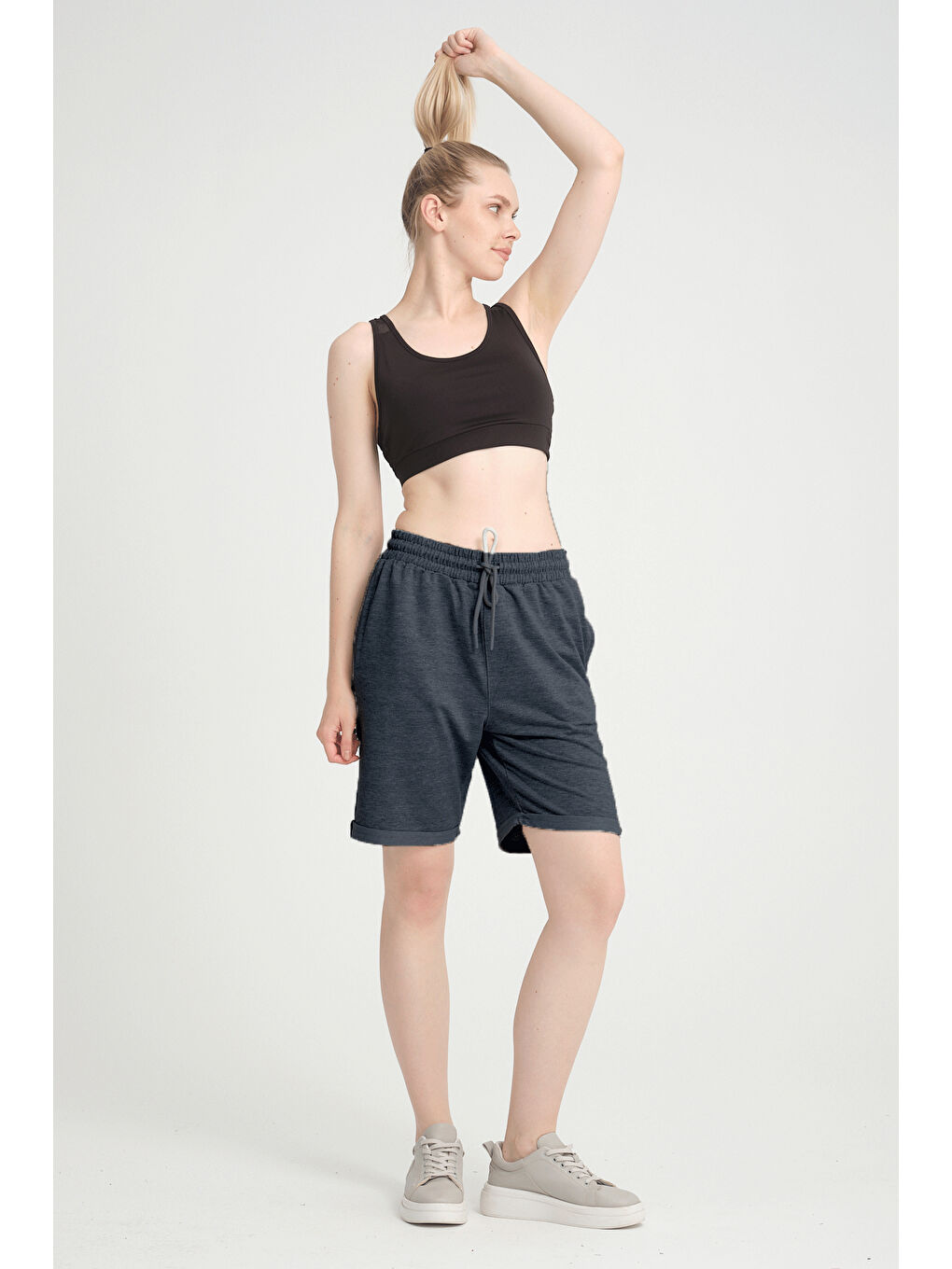 Antrasit Kadın Regular Fit Duble Paça Şort SPR24SRK51-2