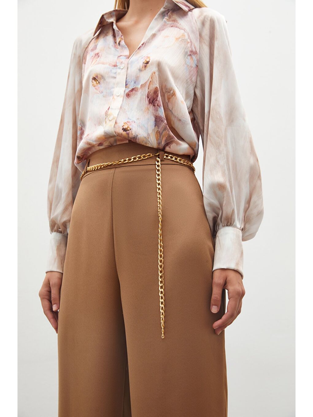 Kahverengi Zincirli Saten Krep Pantolon - Camel-4