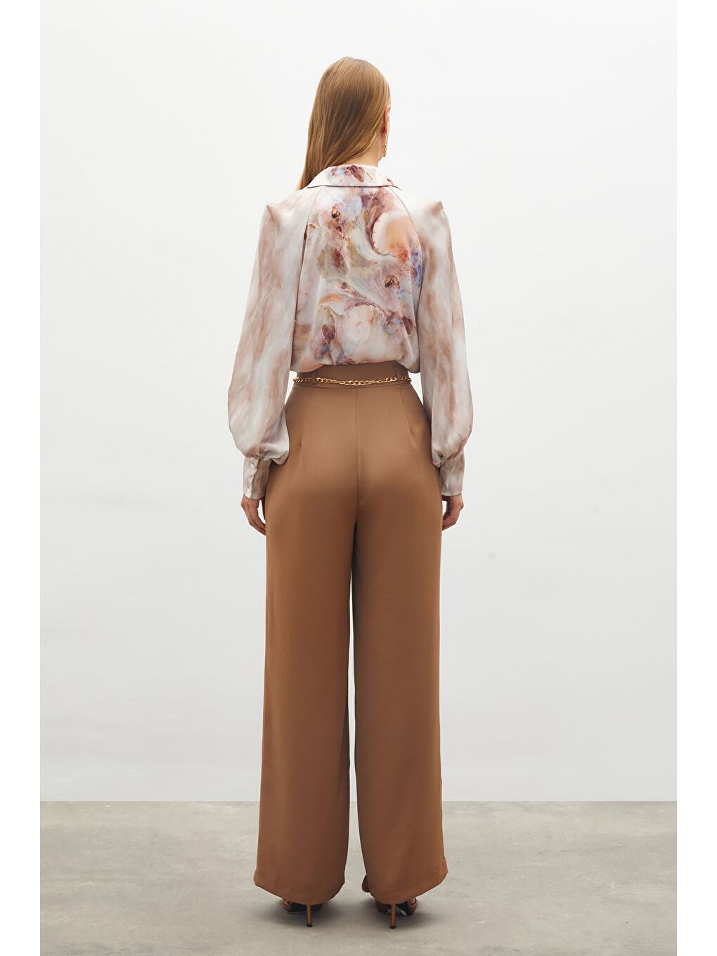 Kahverengi Zincirli Saten Krep Pantolon - Camel-5
