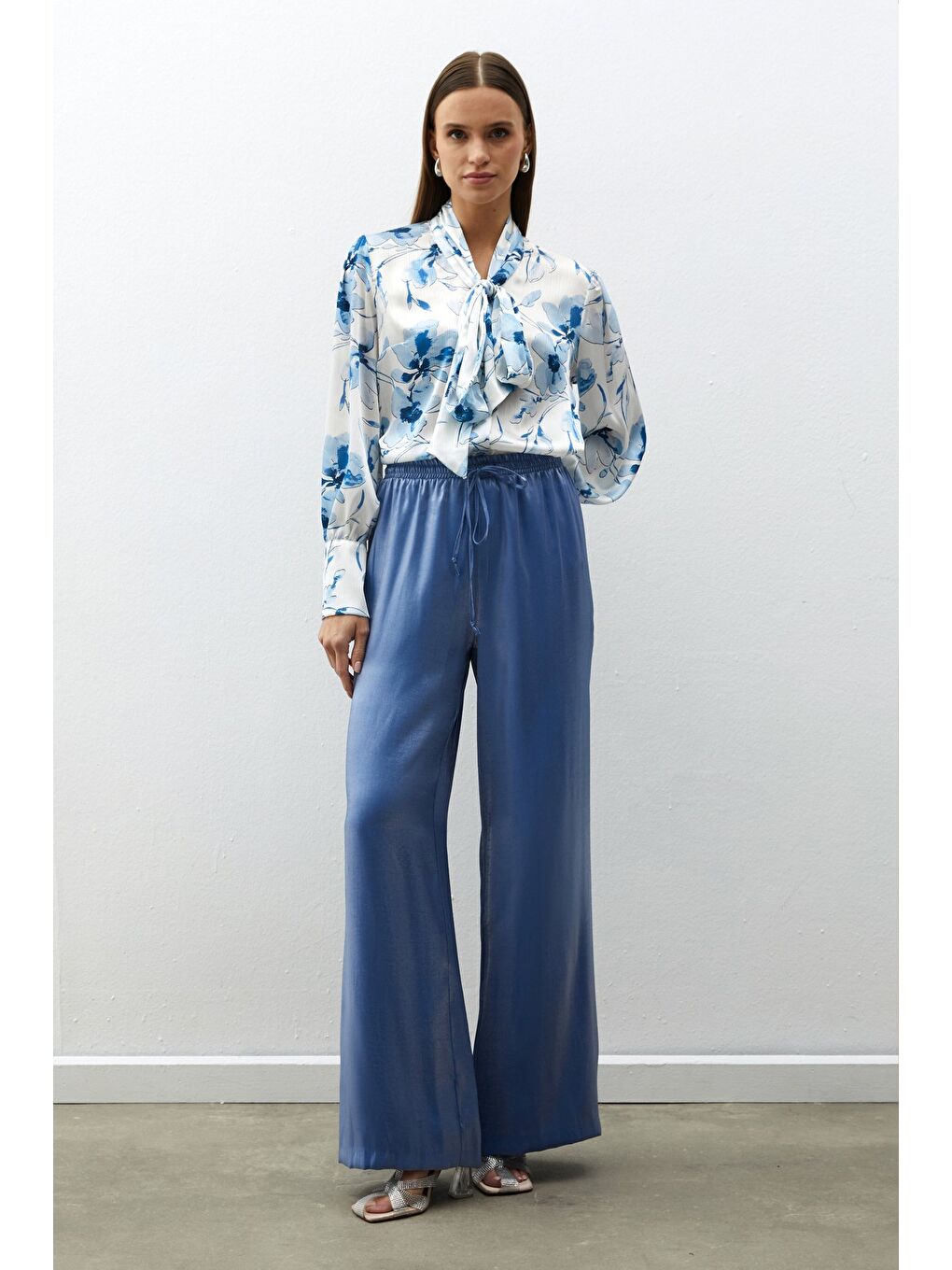 Bel Lastikli Parlak Pantolon - Mavi