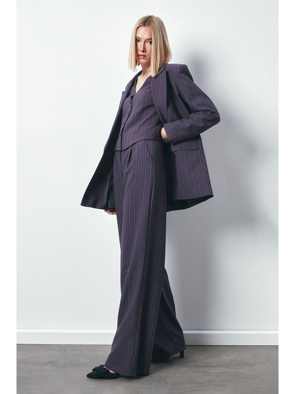 Bol Paça Çizgili Pantolon - Gri-1