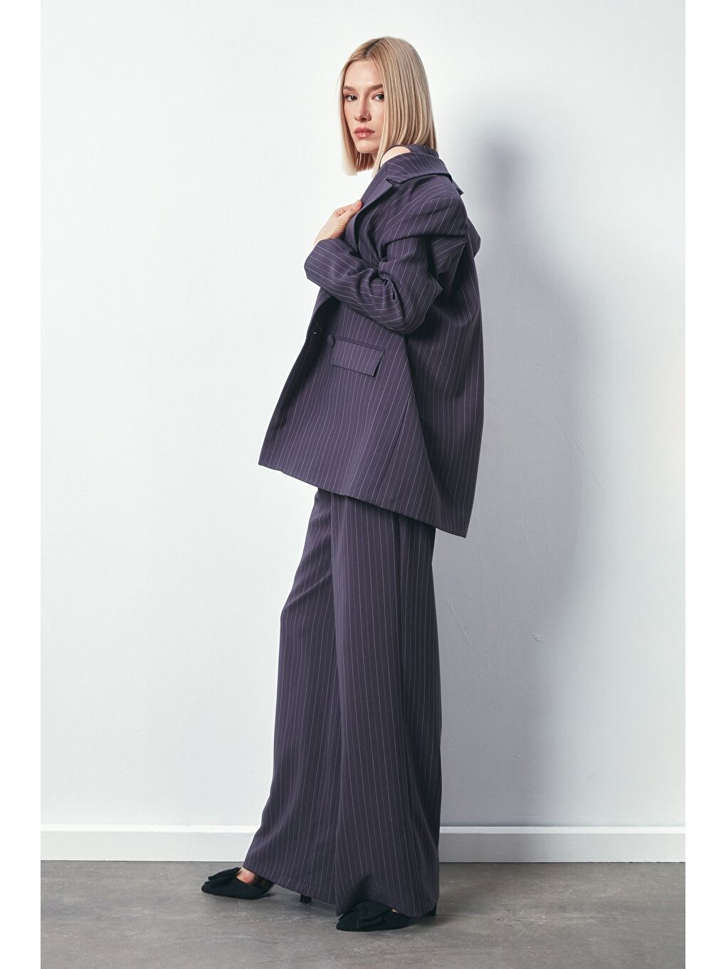 Bol Paça Çizgili Pantolon - Gri-2