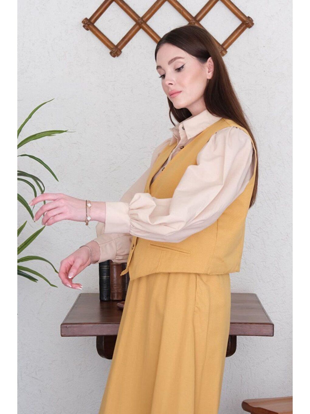 Kahverengi Camel Keten Görünümlü Yelek & Etek Takım-5