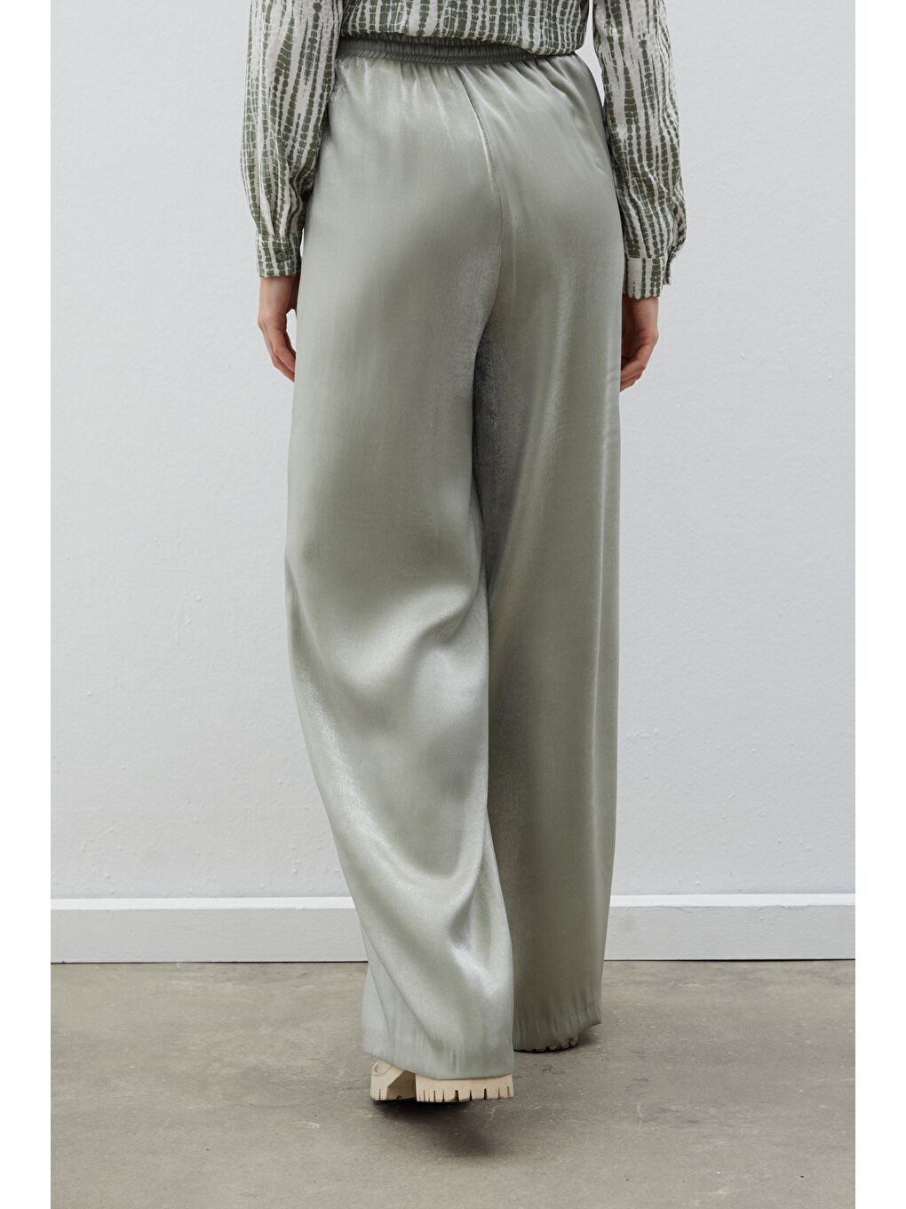 Bel Lastikli Parlak Pantolon - Çağla Yeşili-6