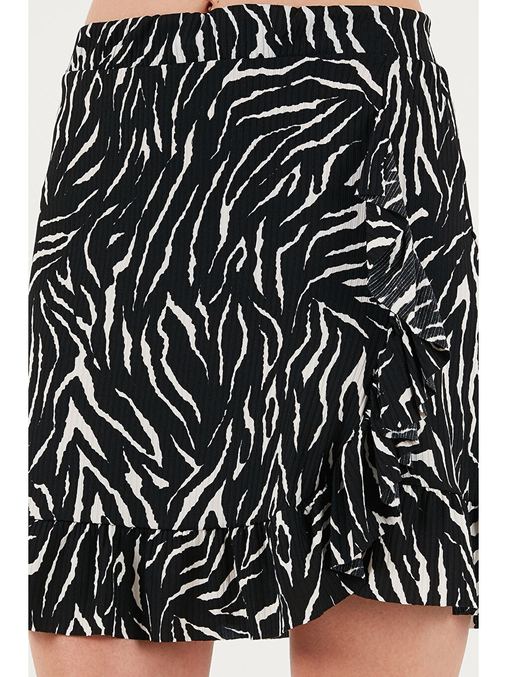 Beyaz Desenli Volanlı Yüksek Bel Dar Kesim Etek 5864152-5