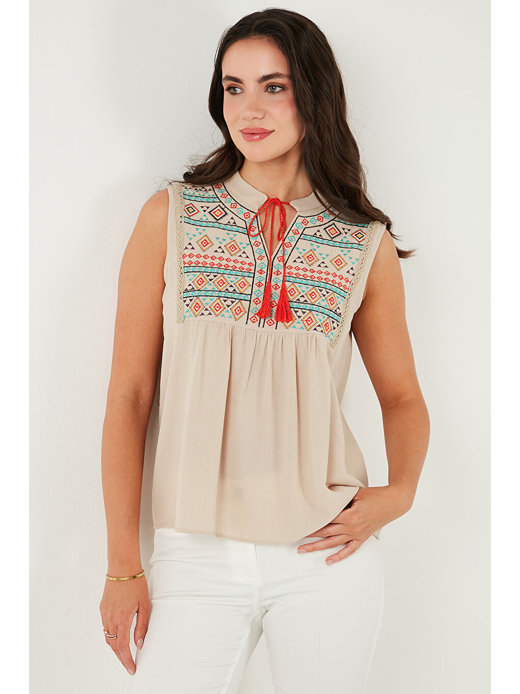 Lela Bej Pamuklu Regular Fit Nakış İşlemeli Kadın Bluz 611Bz0249 - 5