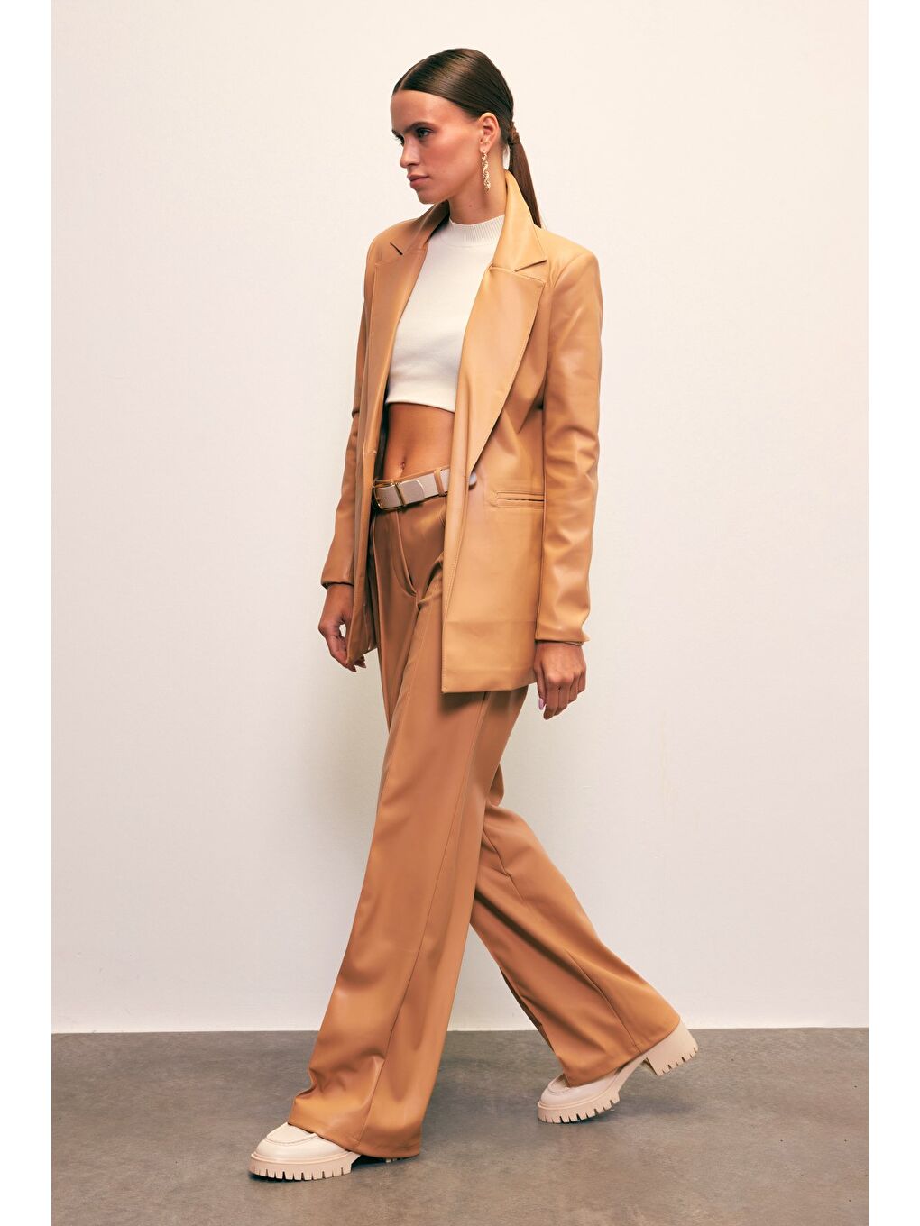 Kahverengi Nervür Detaylı Deri Pantolon - Fındık-2