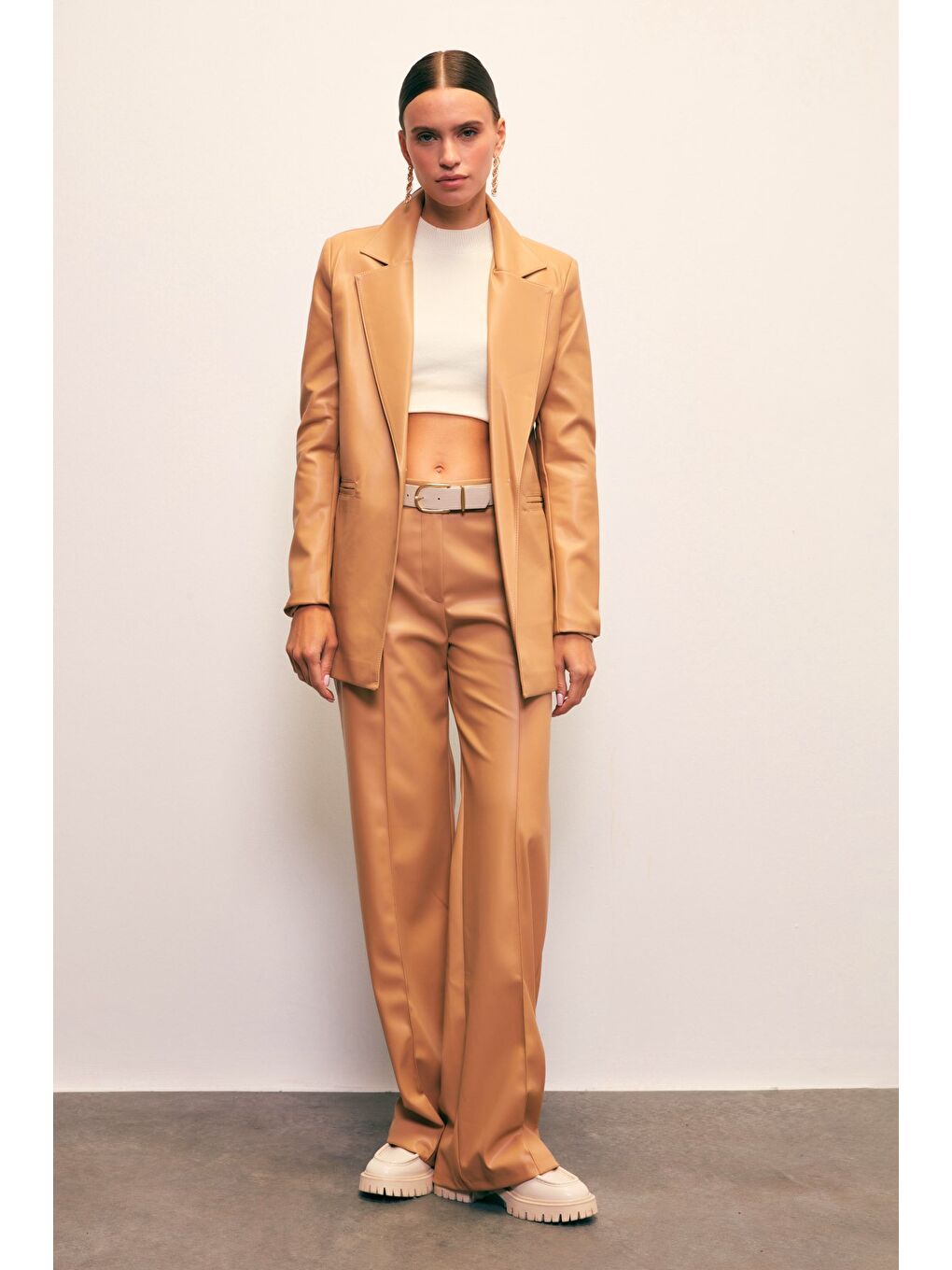 Kahverengi Nervür Detaylı Deri Pantolon - Fındık-4