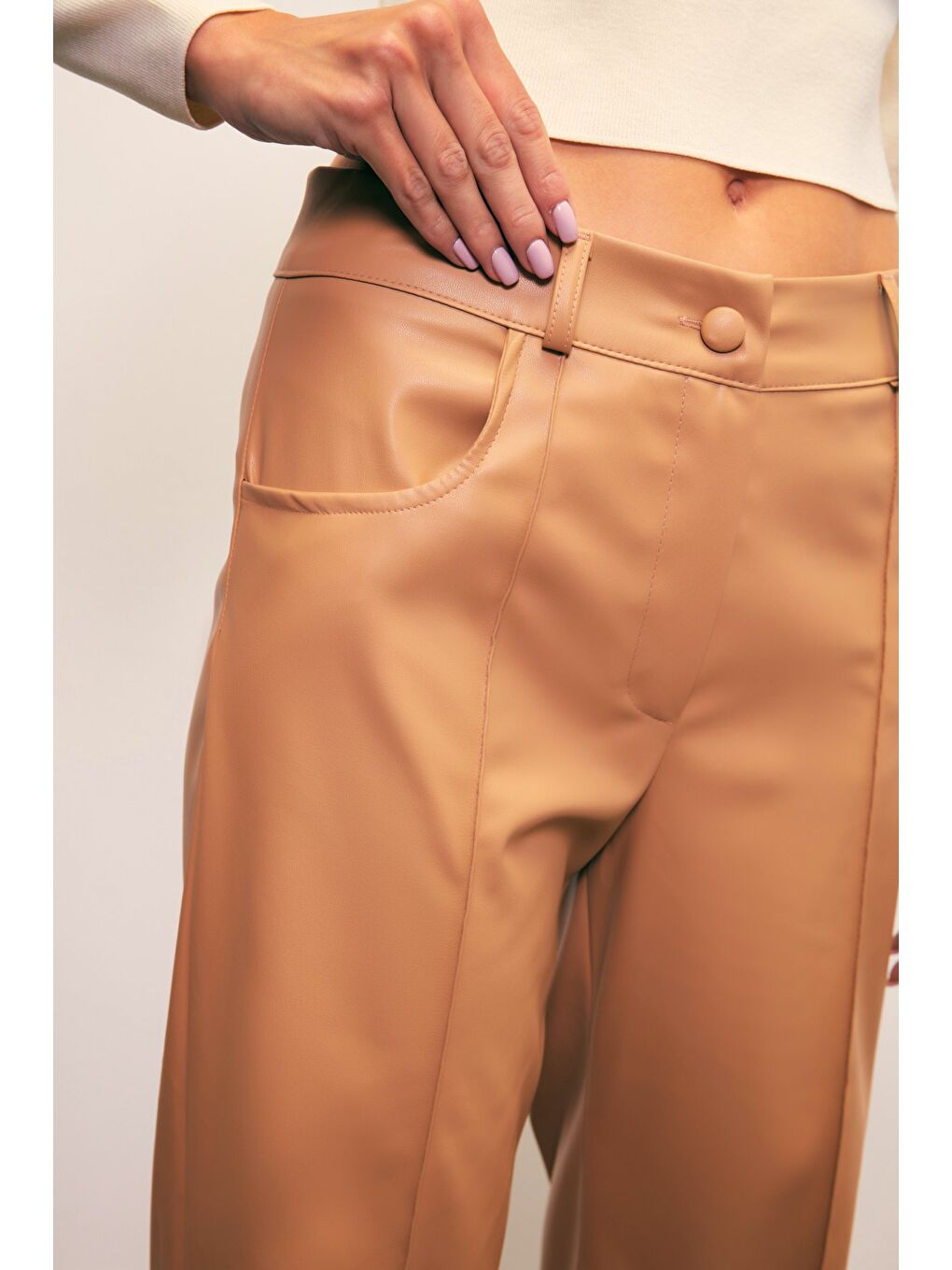 Kahverengi Nervür Detaylı Deri Pantolon - Fındık-5