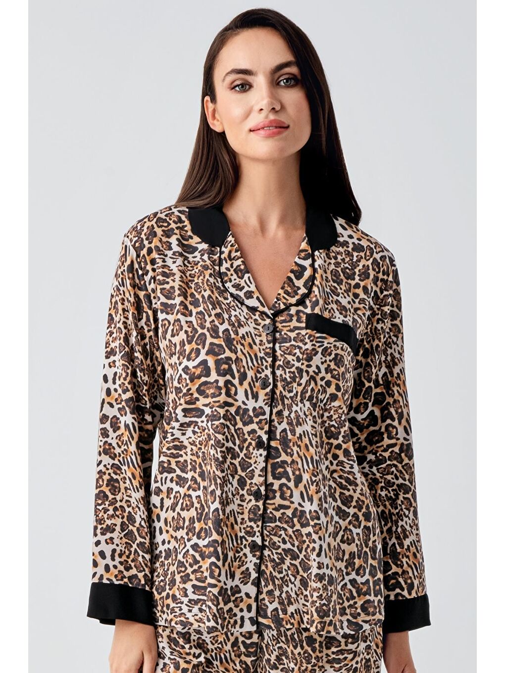 Renksiz Uzun Kollu Düğmeli Leopar Desenli Esnek Pijama Takım 22107-2