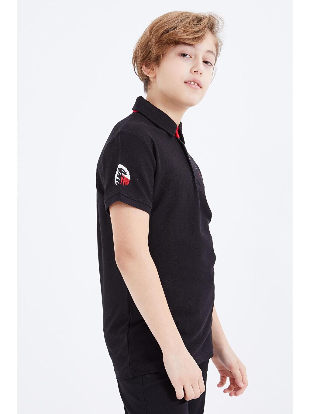 TOMMYLIFE Siyah Nakış Detaylı Kısa Kollu Polo Yaka Erkek Çocuk T-Shirt  - 10893 - 2