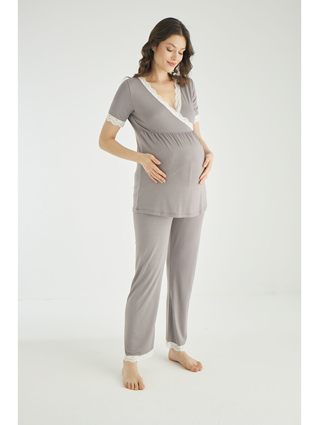 Gri Füme Emzirmeye Uygun Kısa Kol Lohusa Ve Hamile Pijama Takımı-2