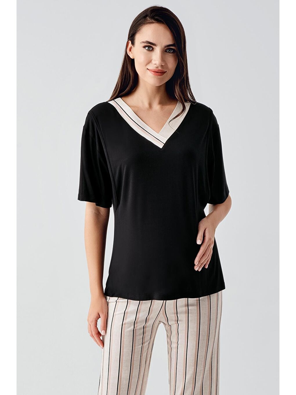 Siyah Kısa Kollu Çizgili Esnek Keten Efektli Viskoz Hamile Sabahlık Pijama Takım 17302-3