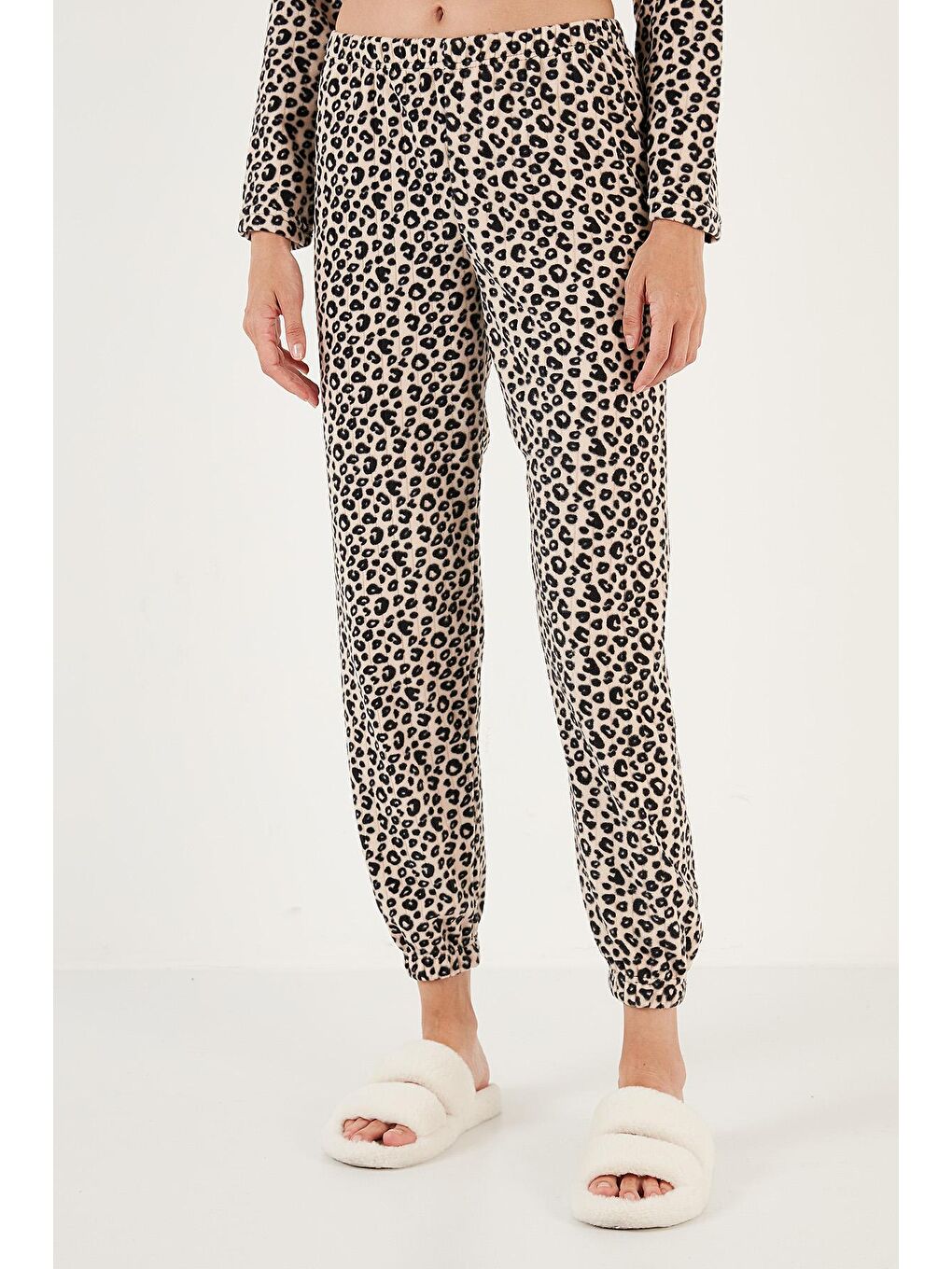 Lela Orta Kahverengi Leopar Desenli Regular Fit Bisiklet Yaka Pijama Takımı 6571008 - 3