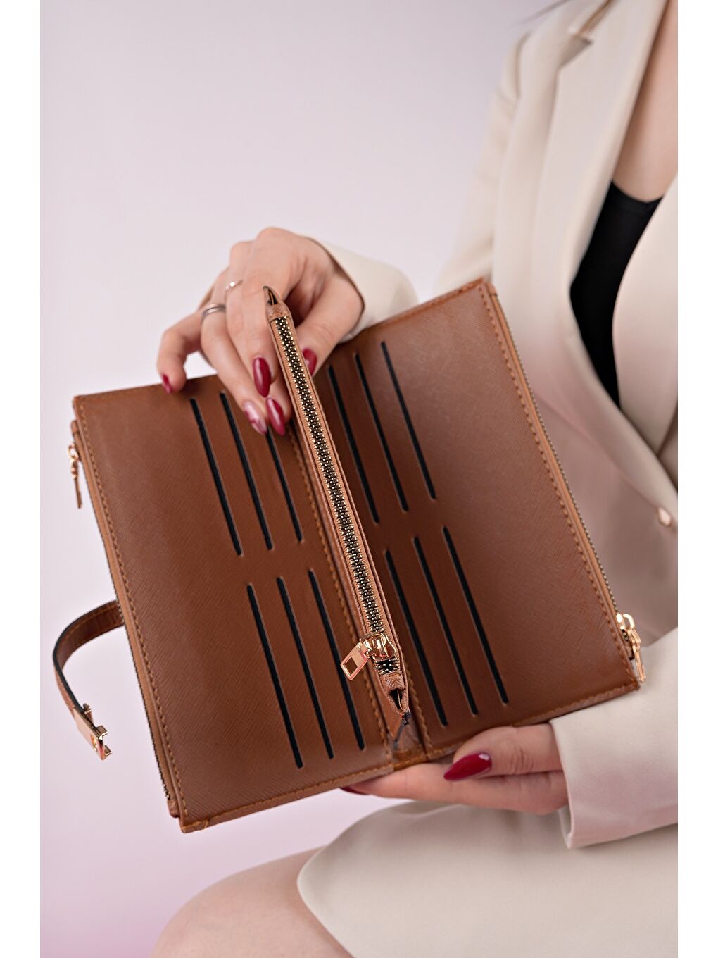 Kahverengi PERFECT Telefon ve Bozuk Para Bölmeli Zarf Model Kadın Cüzdan-1