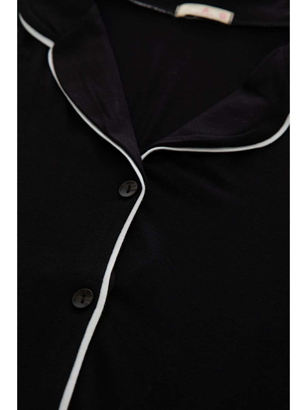 Siyah Kadın Kısa Kollu Viskon - Yumuşak Dokulu Düğmeli Biyeli Bol Paça Pijama Takımı-1