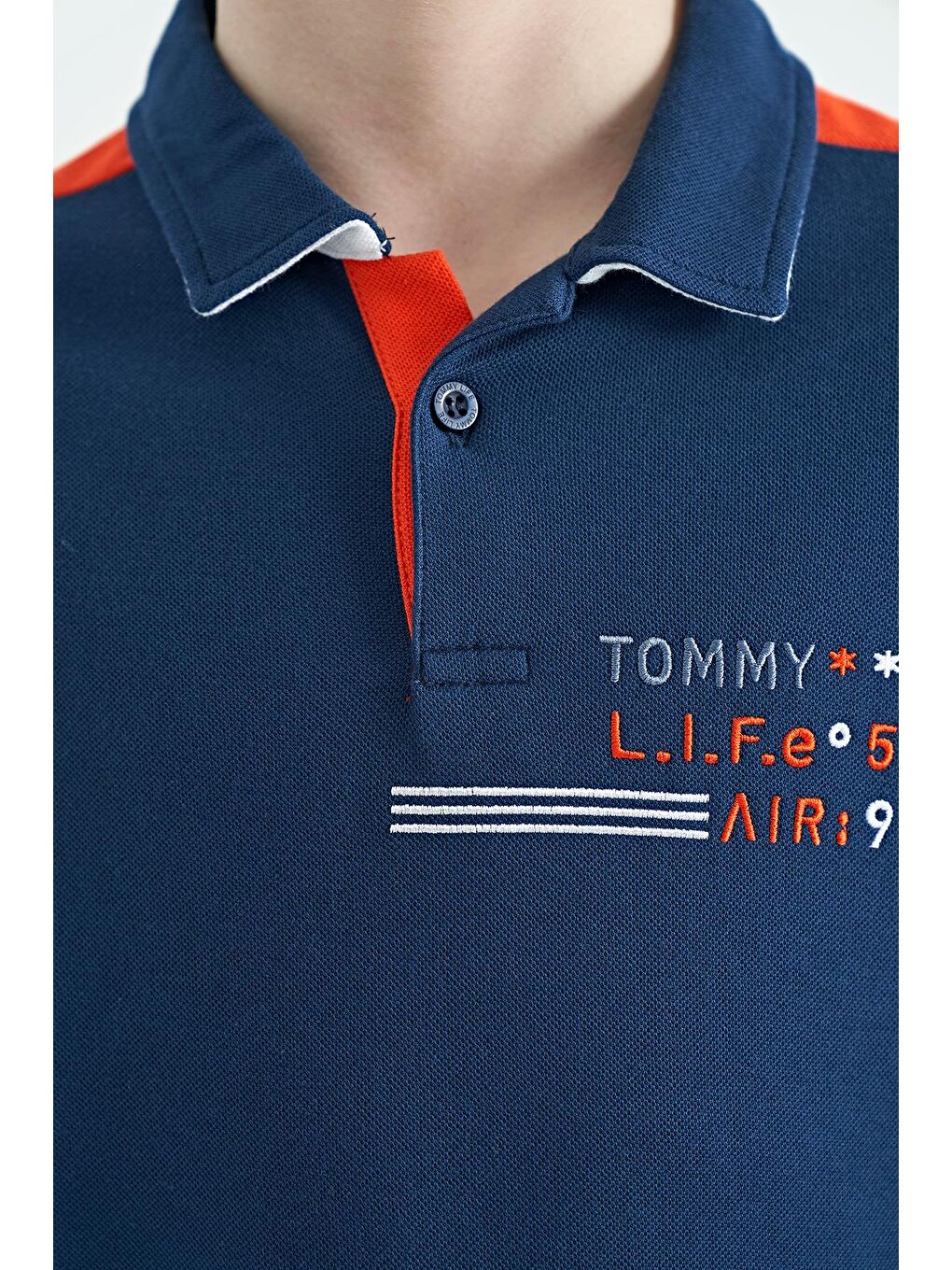 TOMMYLIFE İndigo Renk Bloklu Omuz Garni Detaylı Standart Kalıp Erkek Çocuk T-Shirt - 11155 - 1