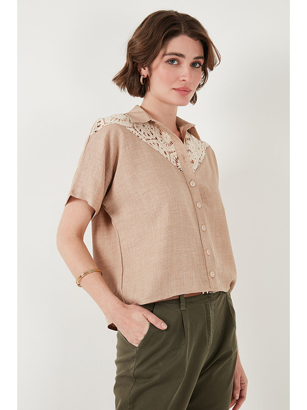 Bej Dantelli Relaxed Fit Kısa Kollu Kadın Gömlek 5865764-2