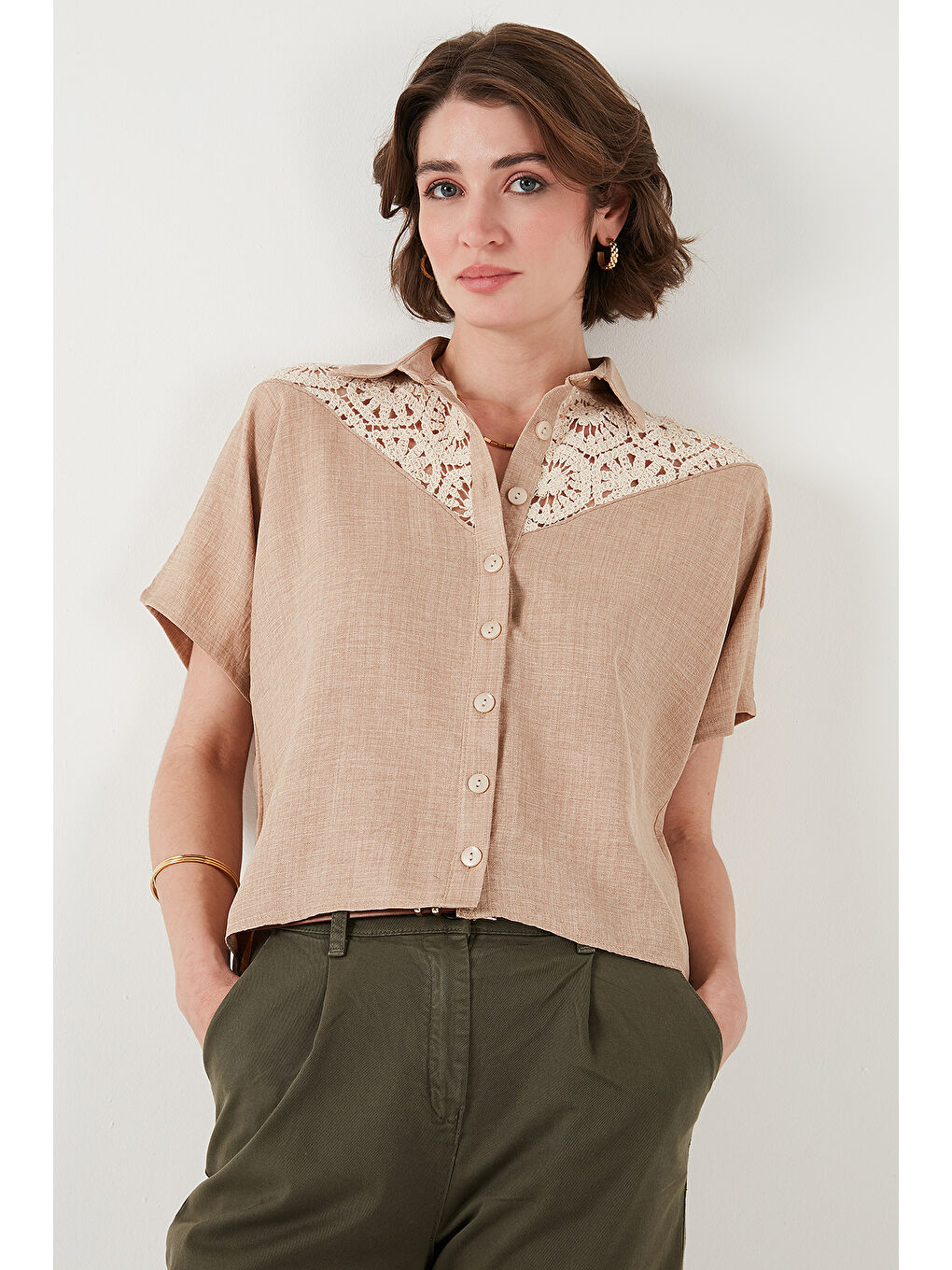 Bej Dantelli Relaxed Fit Kısa Kollu Kadın Gömlek 5865764-5