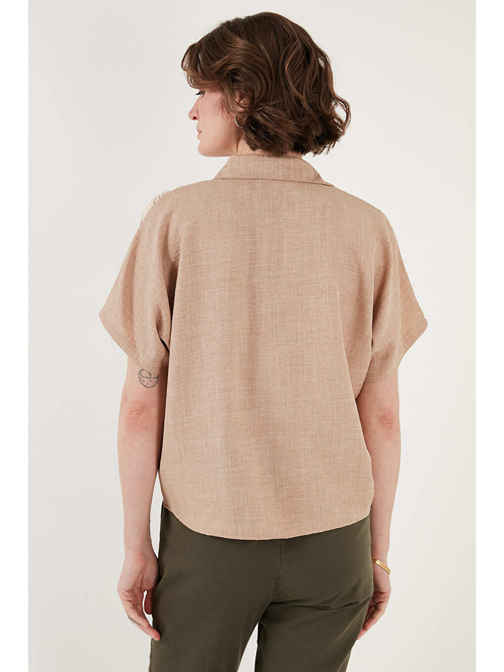 Bej Dantelli Relaxed Fit Kısa Kollu Kadın Gömlek 5865764-6