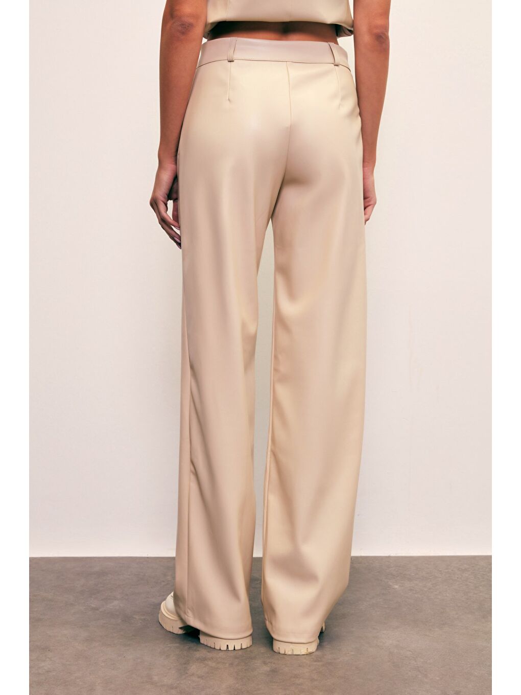 Bej Nervür Detaylı Deri Pantolon - Taş-6