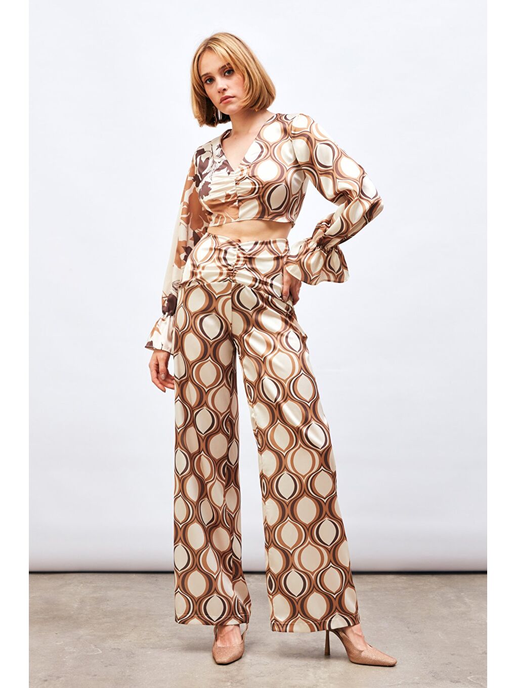 Kahverengi Ön Büzgülü Desenli Salaş Pantolon - Camel-3