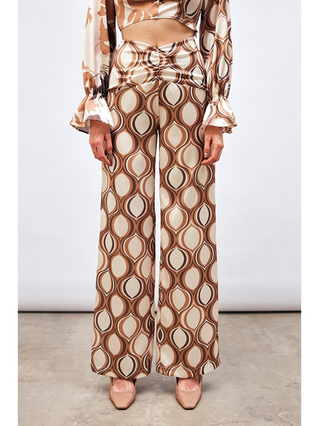 Kahverengi Ön Büzgülü Desenli Salaş Pantolon - Camel-6