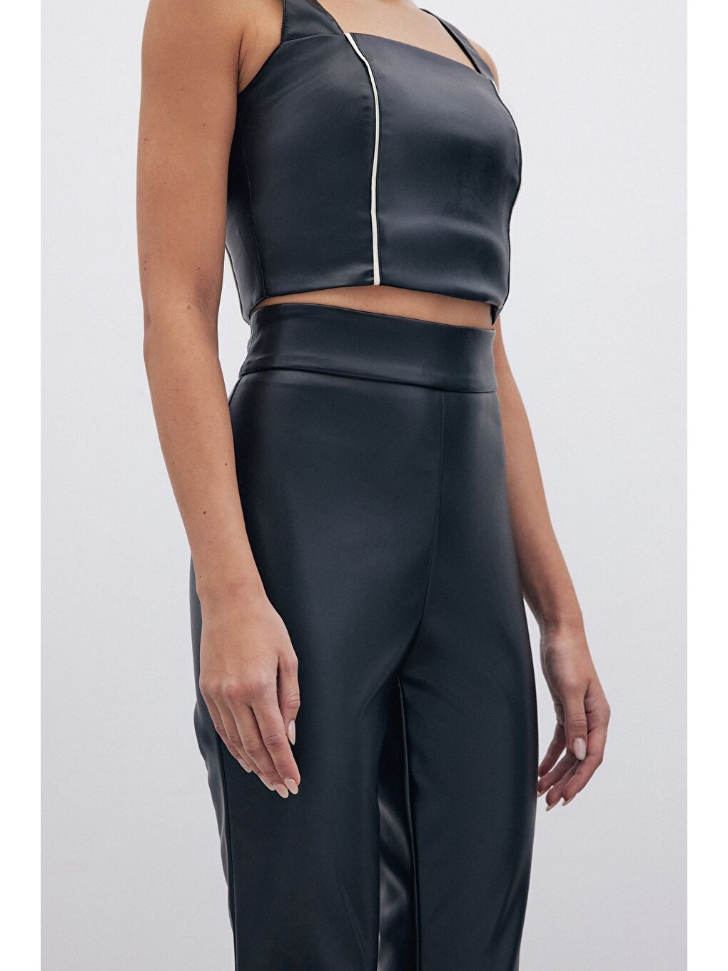 Yüksek Bel Deri Pantolon - Siyah-3