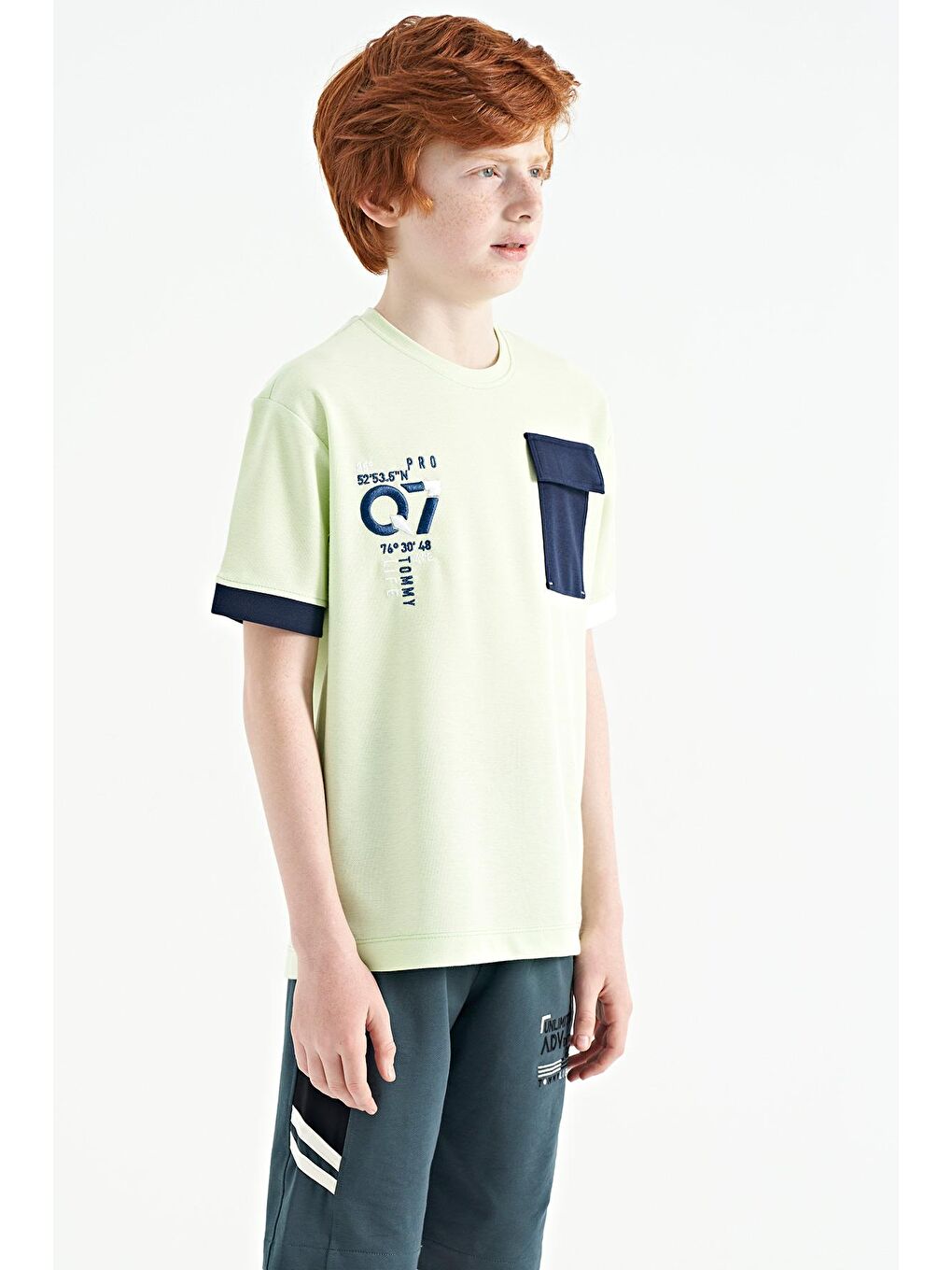 TOMMYLIFE Açık Yeşil O Yaka Oversize Cep Detaylı Erkek Çocuk T-Shirt - 11152 - 1