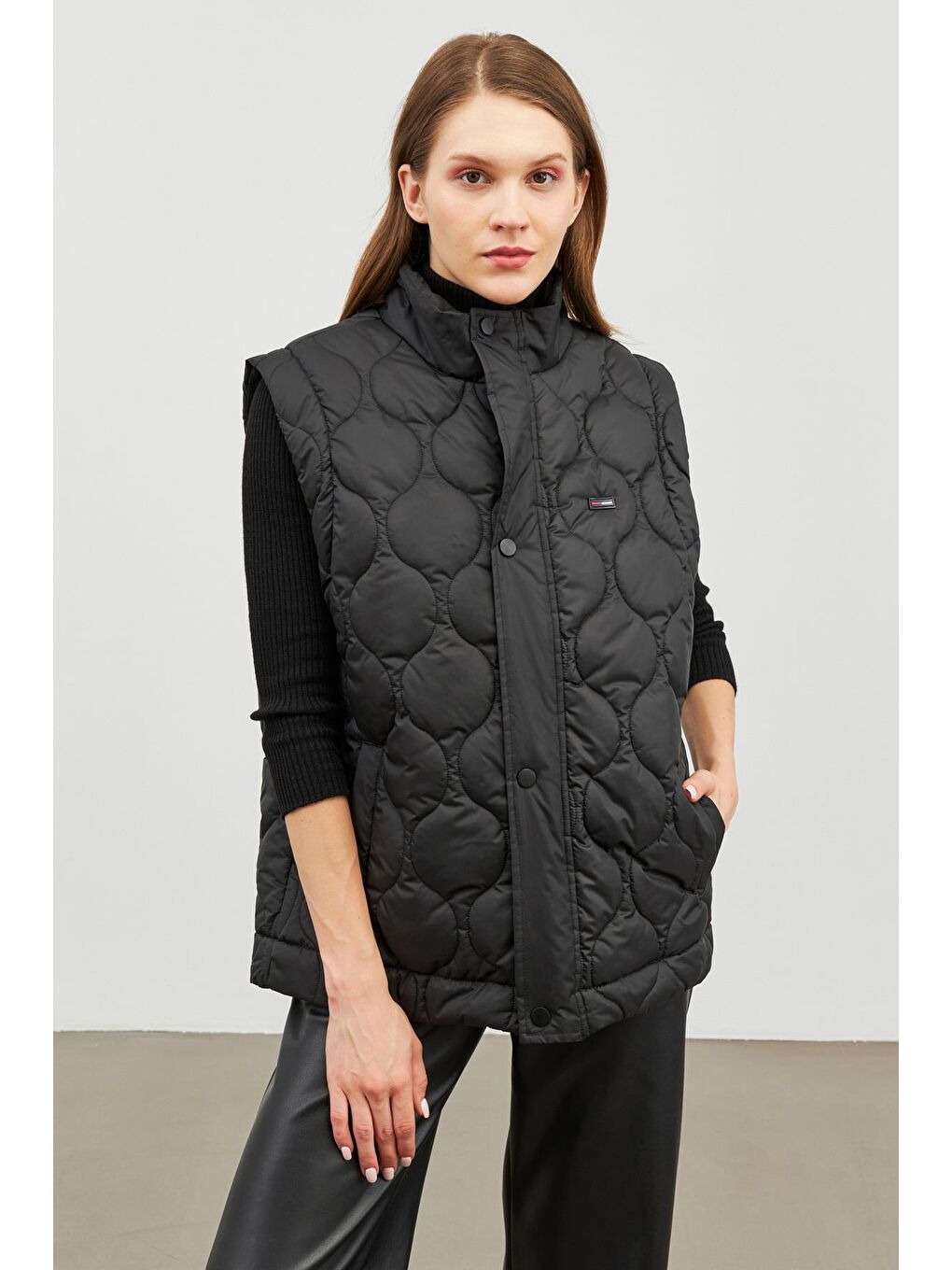 Siyah Kadın Soğan Desen Kapitone  Yelek BKY-3000-1