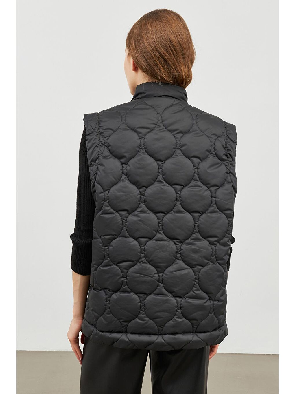 Siyah Kadın Soğan Desen Kapitone  Yelek BKY-3000-4