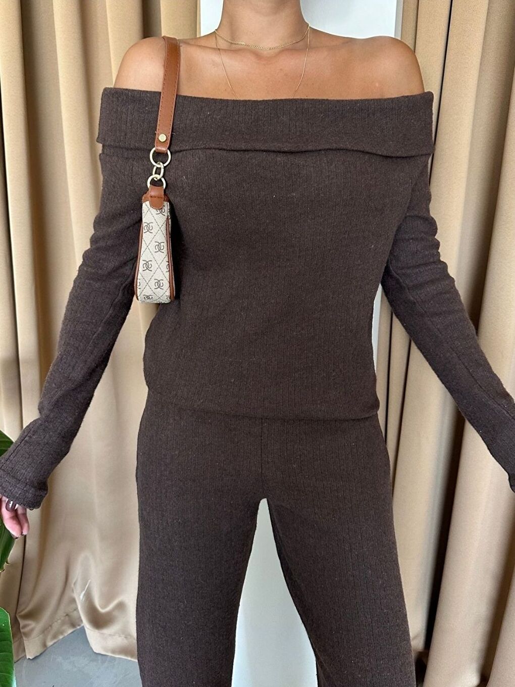 Kadın Kahverengi Selanik Kumaş Madonna Yaka Alt Üst Pantolonlu Takım-2