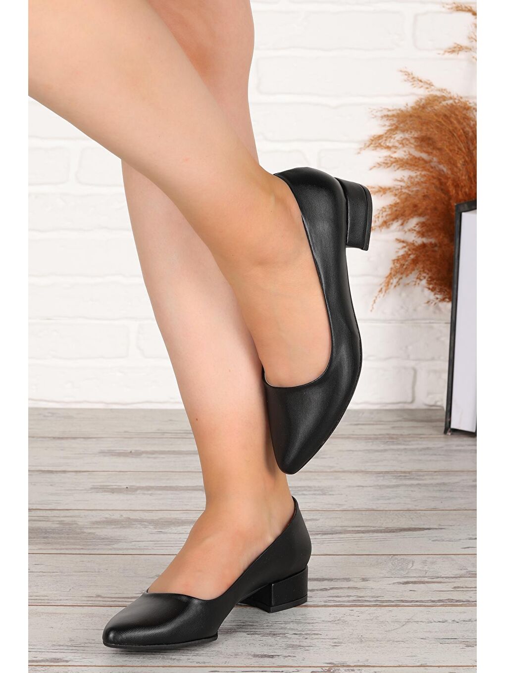 Siyah Parlak 3 Cm Topuklu Kadın Ayakkabı 11404-272-1