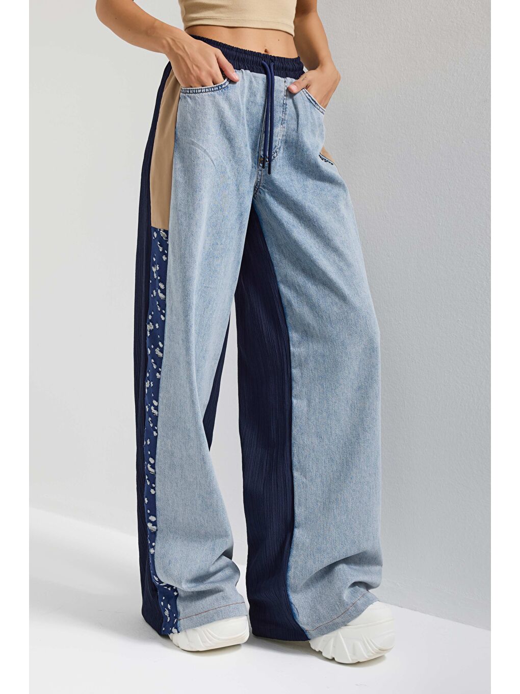 Mavi Kadın Jean Rengi Kumaş Denim Parçalı Bol Kesim Tasarım Denim Pantolon