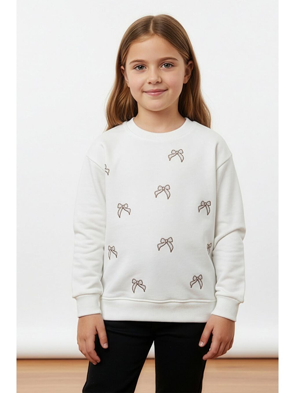 Ekru Fiyonk Nakışlı Taşlı Kız Çocuk Sweatshirt