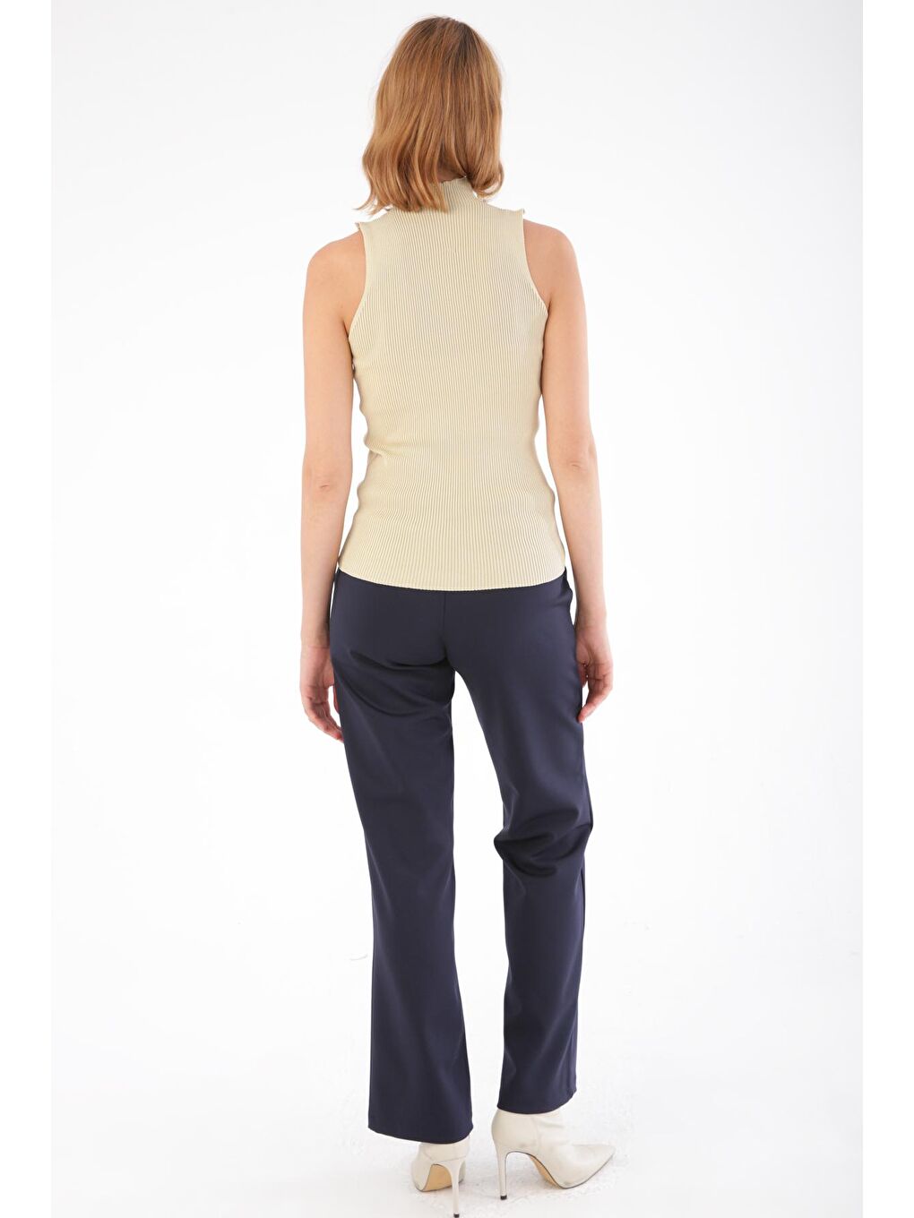 Ekru Krem İnce Triko Kolsuz Bluz-3