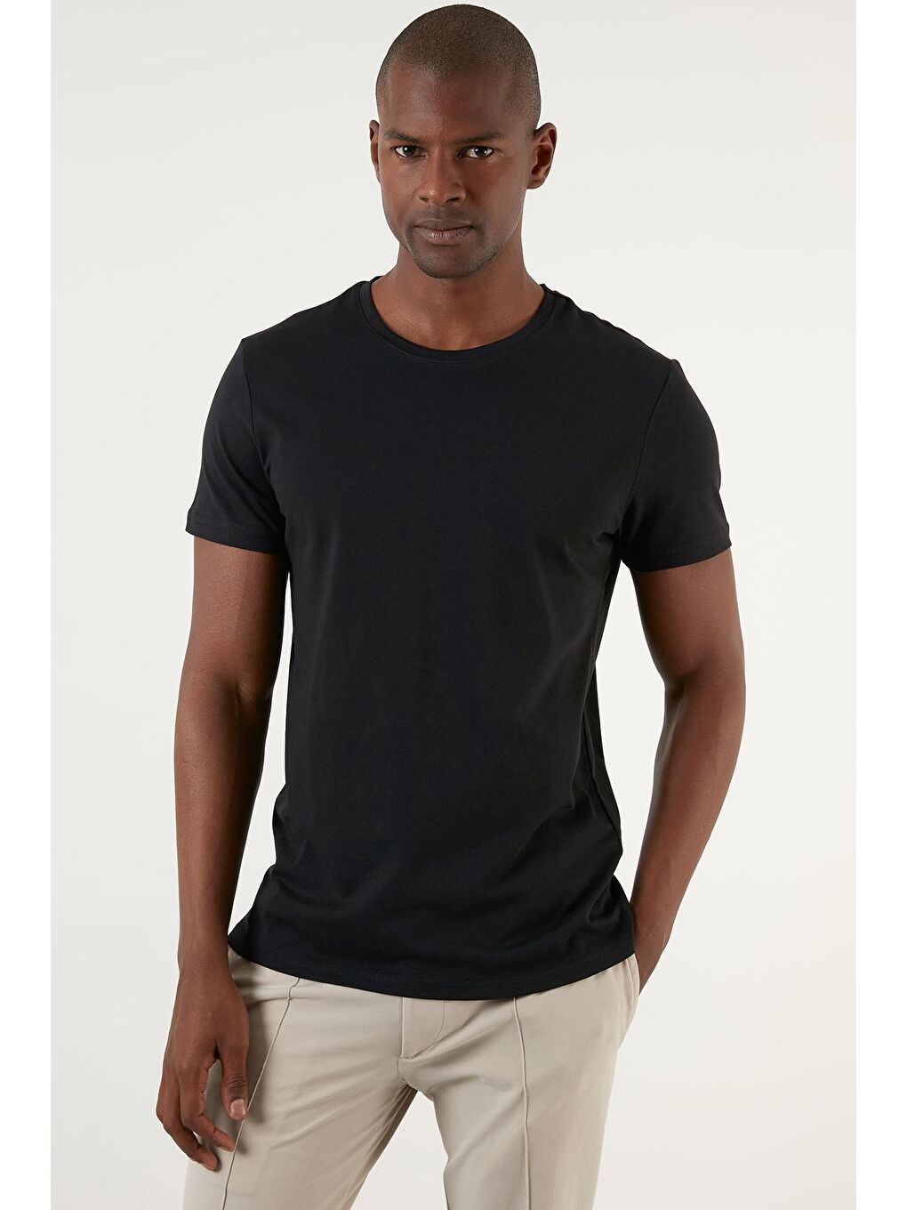 Siyah Regular Fit Bisiklet Yaka %100 Pamuk Basic Tişört 5902020-2