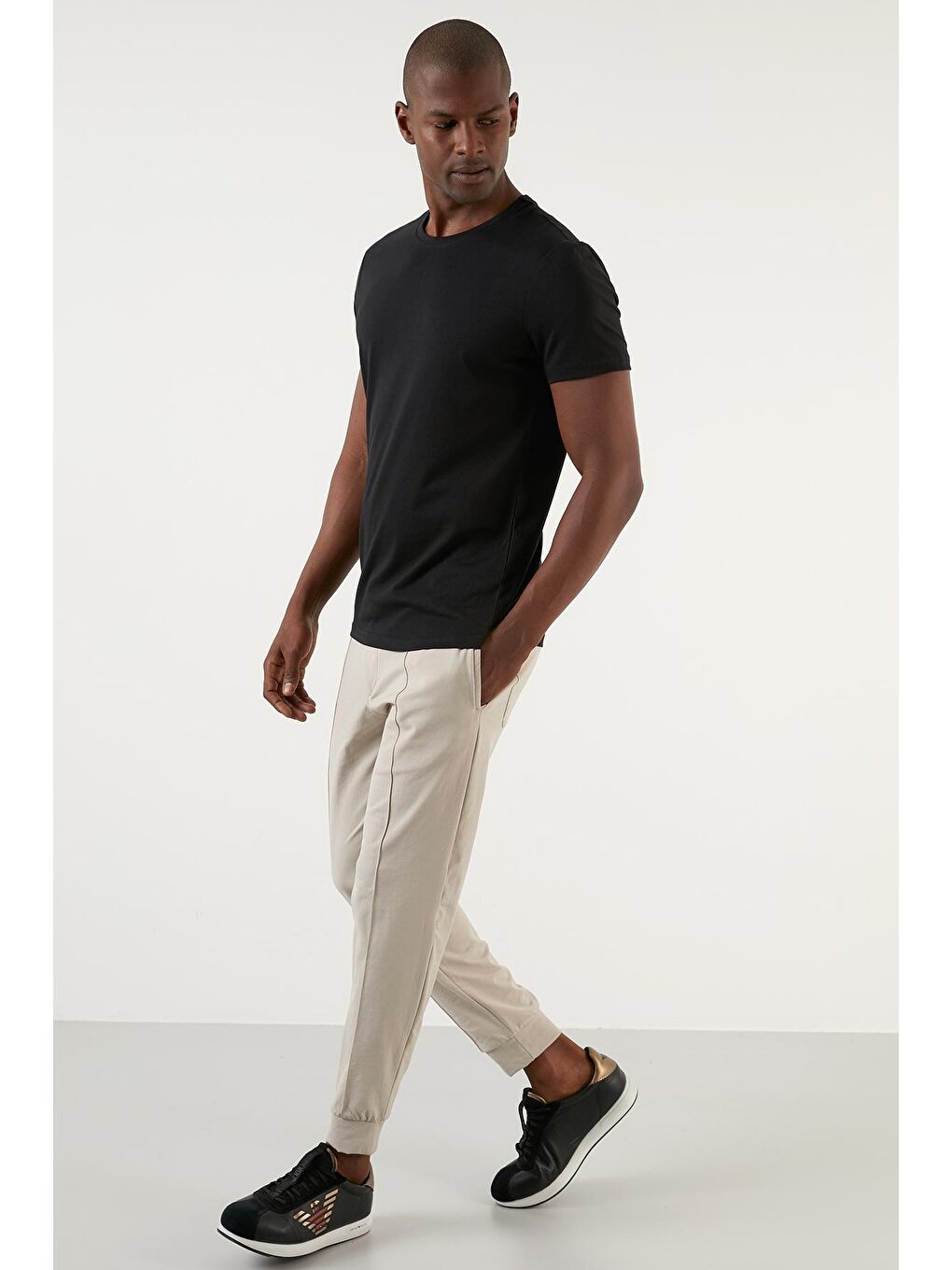 Siyah Regular Fit Bisiklet Yaka %100 Pamuk Basic Tişört 5902020-3