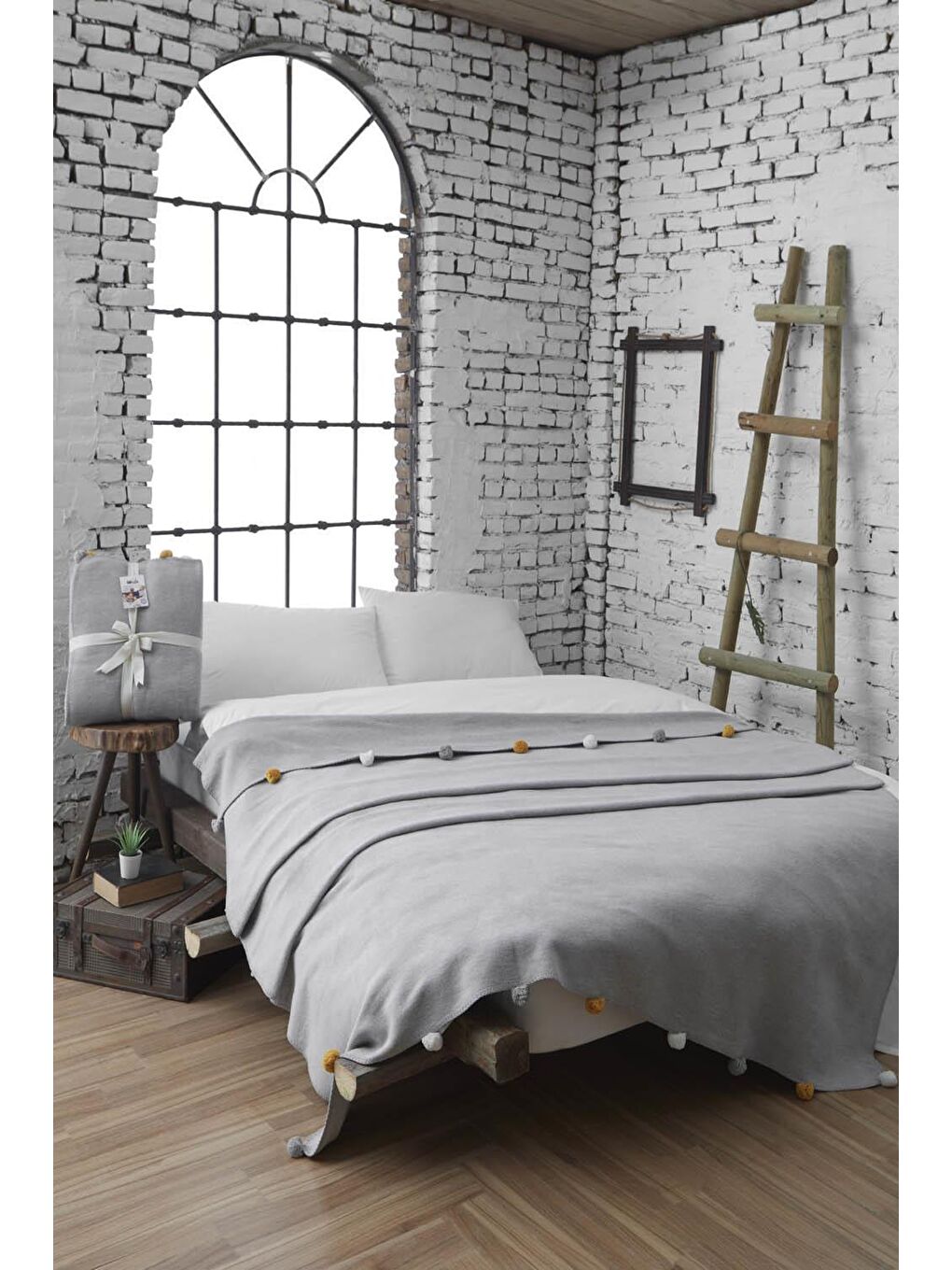 Tek Kişilik Ponponlu Pike Battaniye 150x200 Gri-1