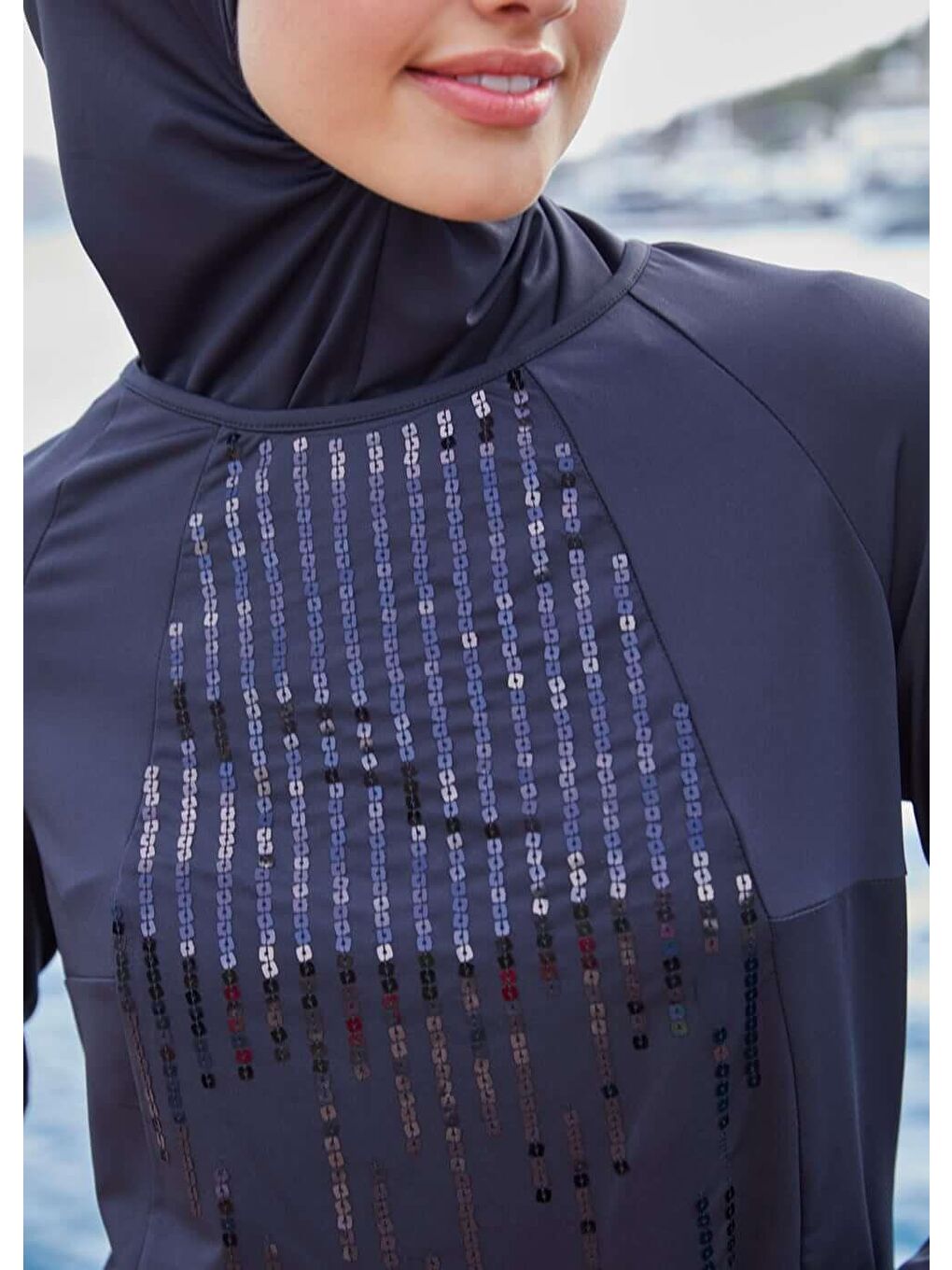 Siyah Pul İşlemeli Kapalı Mayo Üstü-7