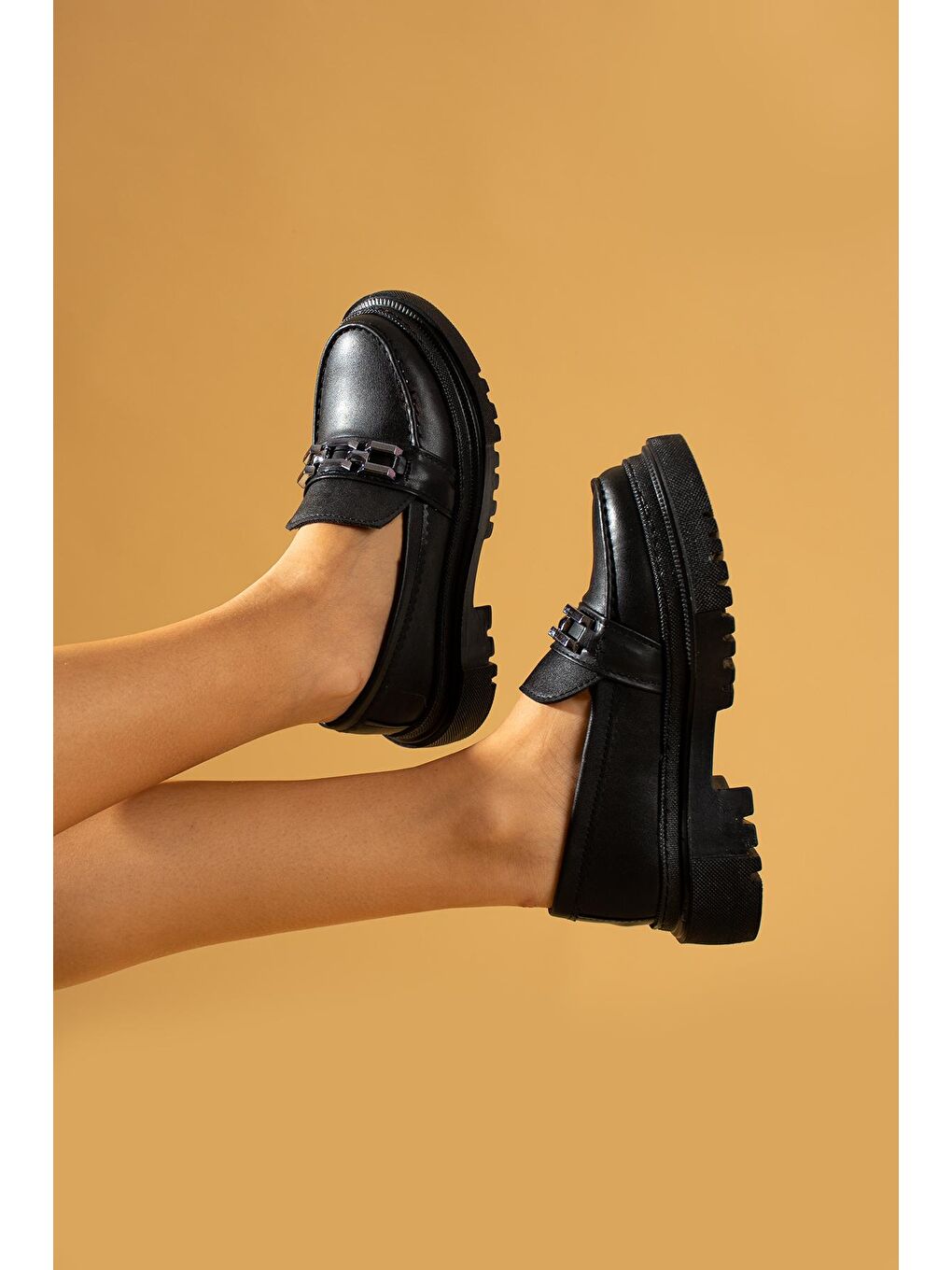 Siyah Zincir Tokalı Rahat Taban Oxford Kadın Ayakkabı 25-90-23-1