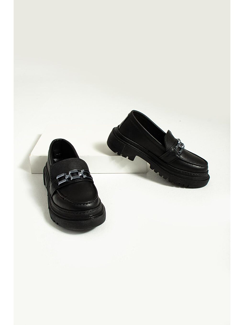 Siyah Zincir Tokalı Rahat Taban Oxford Kadın Ayakkabı 25-90-23-2