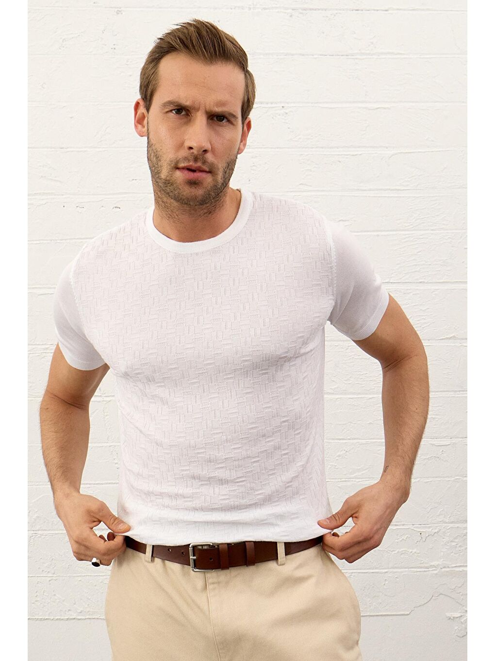 Danger Desenli Bisiklet Yaka  Slim-Fit Kalıp İnce Triko Tişört Beyaz - 3